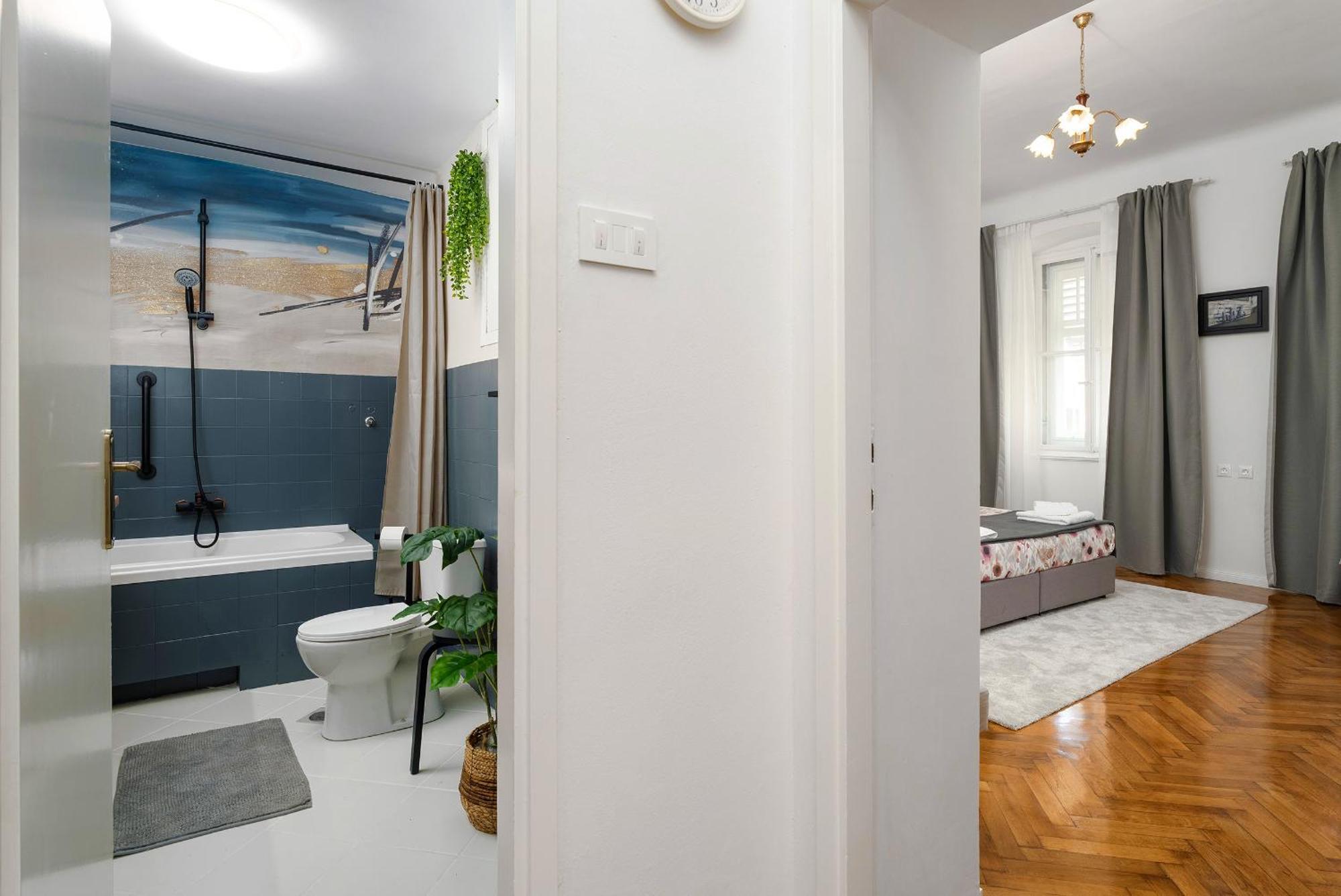 Romeo And Juliet Apartment With Balcony And Sea View Poreč Exteriör bild